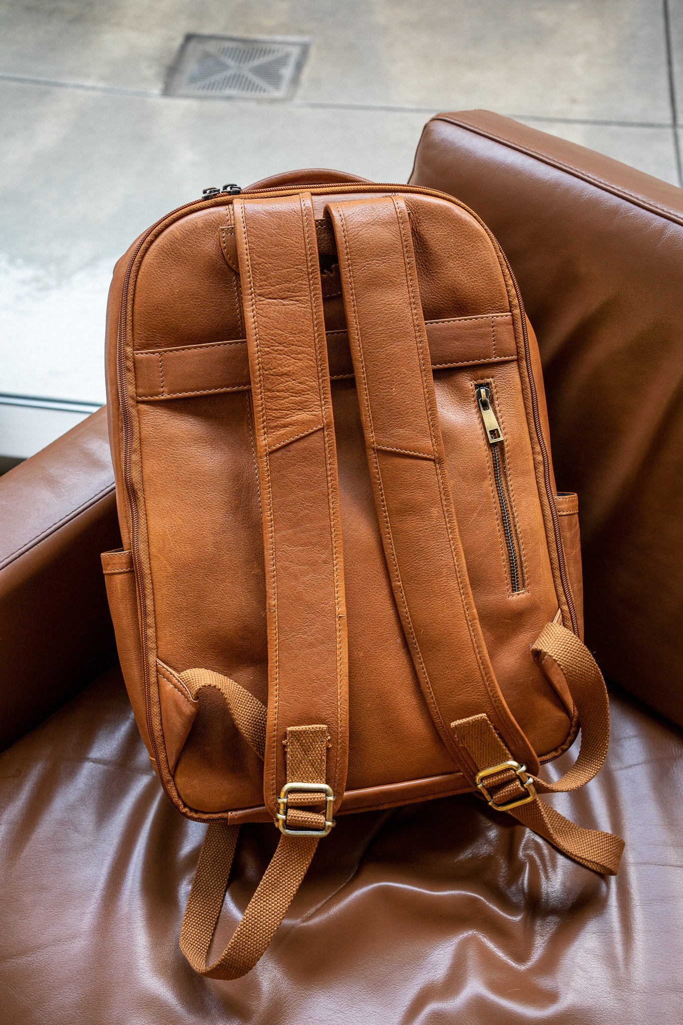 Kodiak Leather Huslia Backpack Review luggage straps