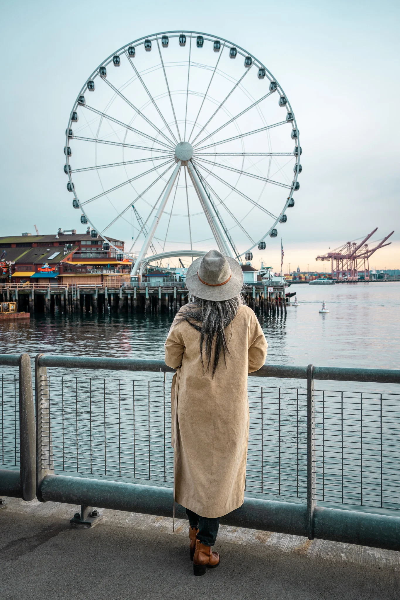 Seattle Great Wheel Ferris Wheel at Pier 57 Wallaroo Hats
