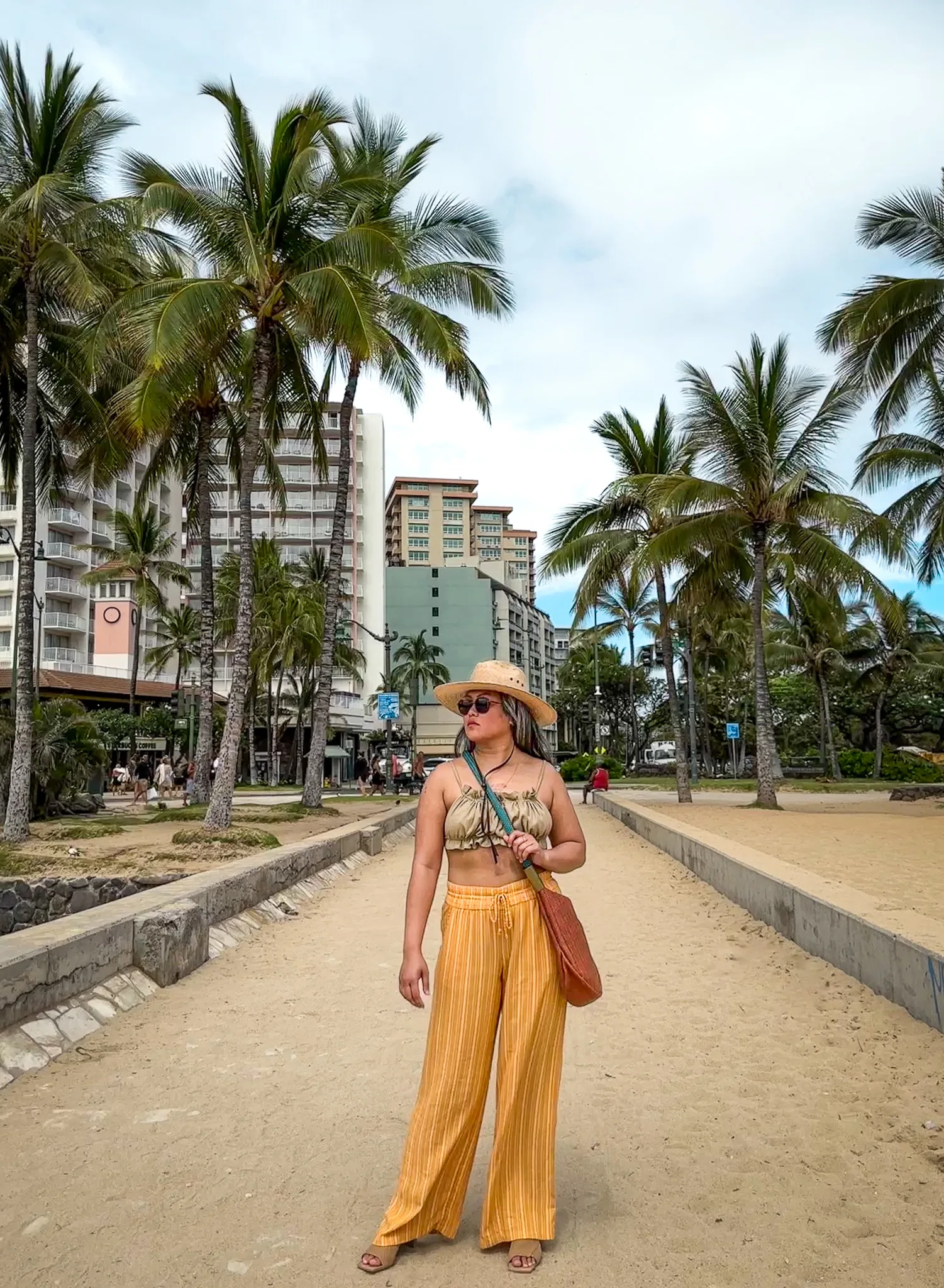 What to wear in 80 degree weather outfit beachwear prana beach pants vivaia jade sandals Wildwood Oyster Co Crossbody Bag Wallaroo Hat OW Collection ruched top REVOLVE Sunski Bernina Sunglasses