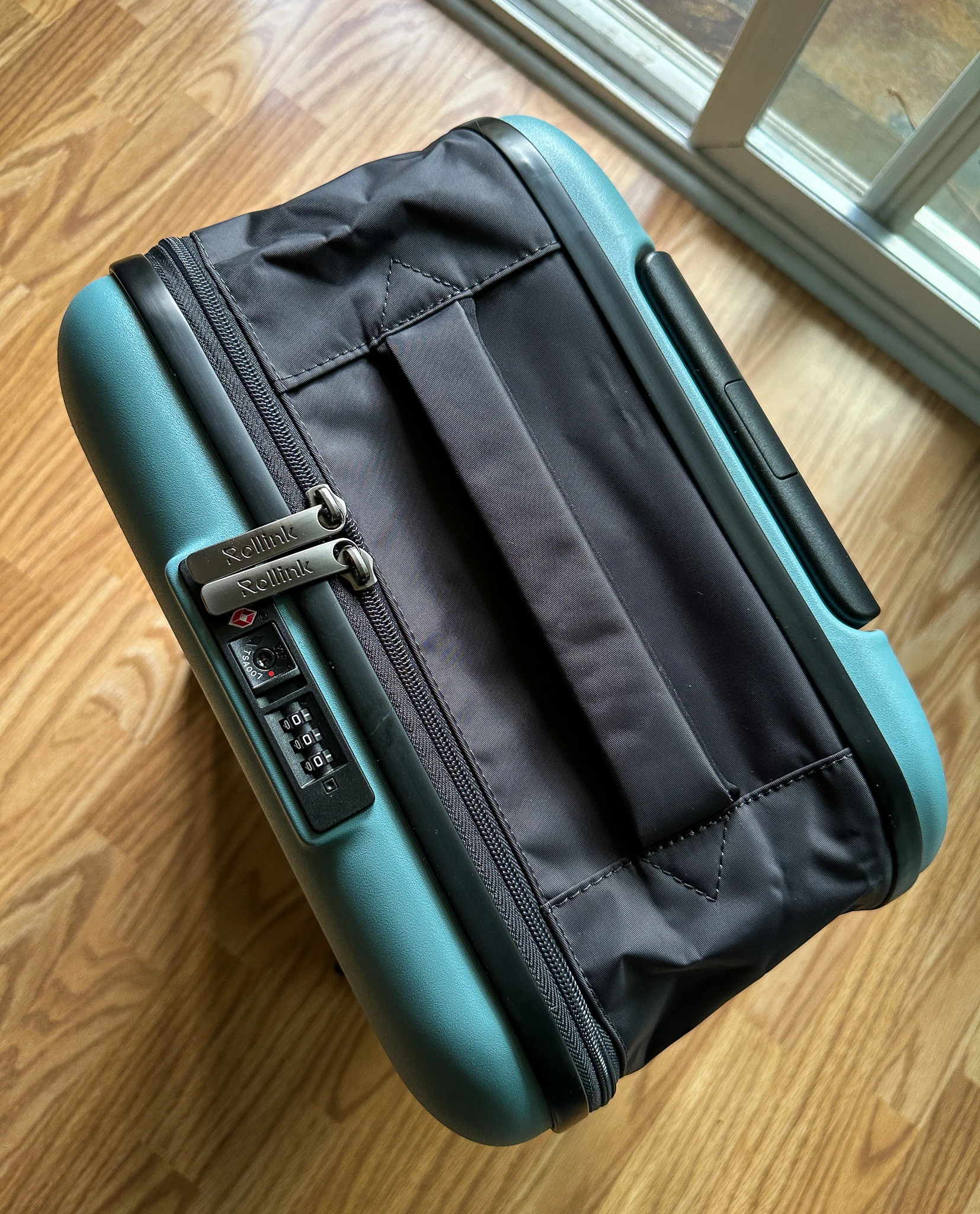 Rollink Review Carry On Suitcase Travel Gear expanded