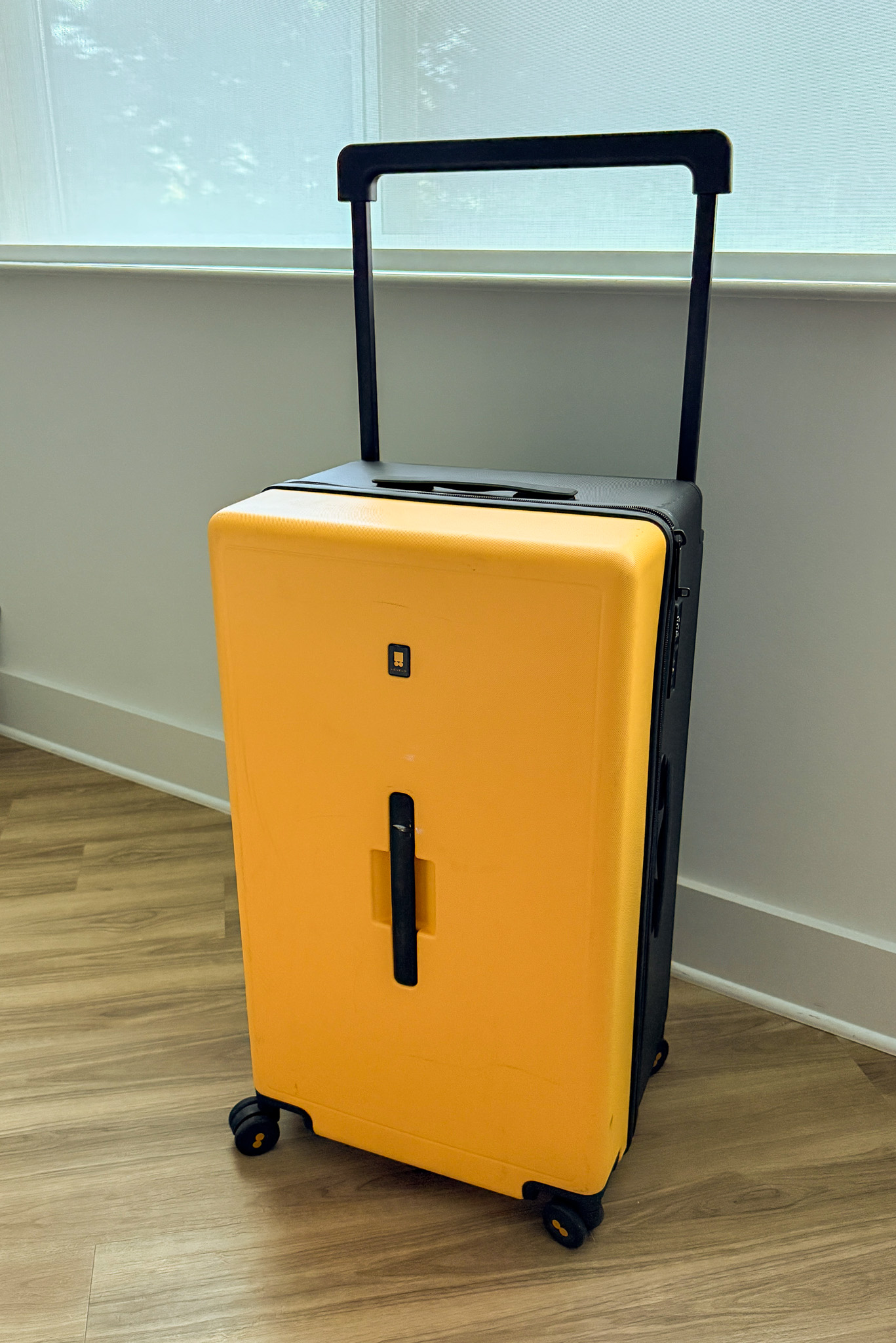 Level8 Voyager Check In Suitcase