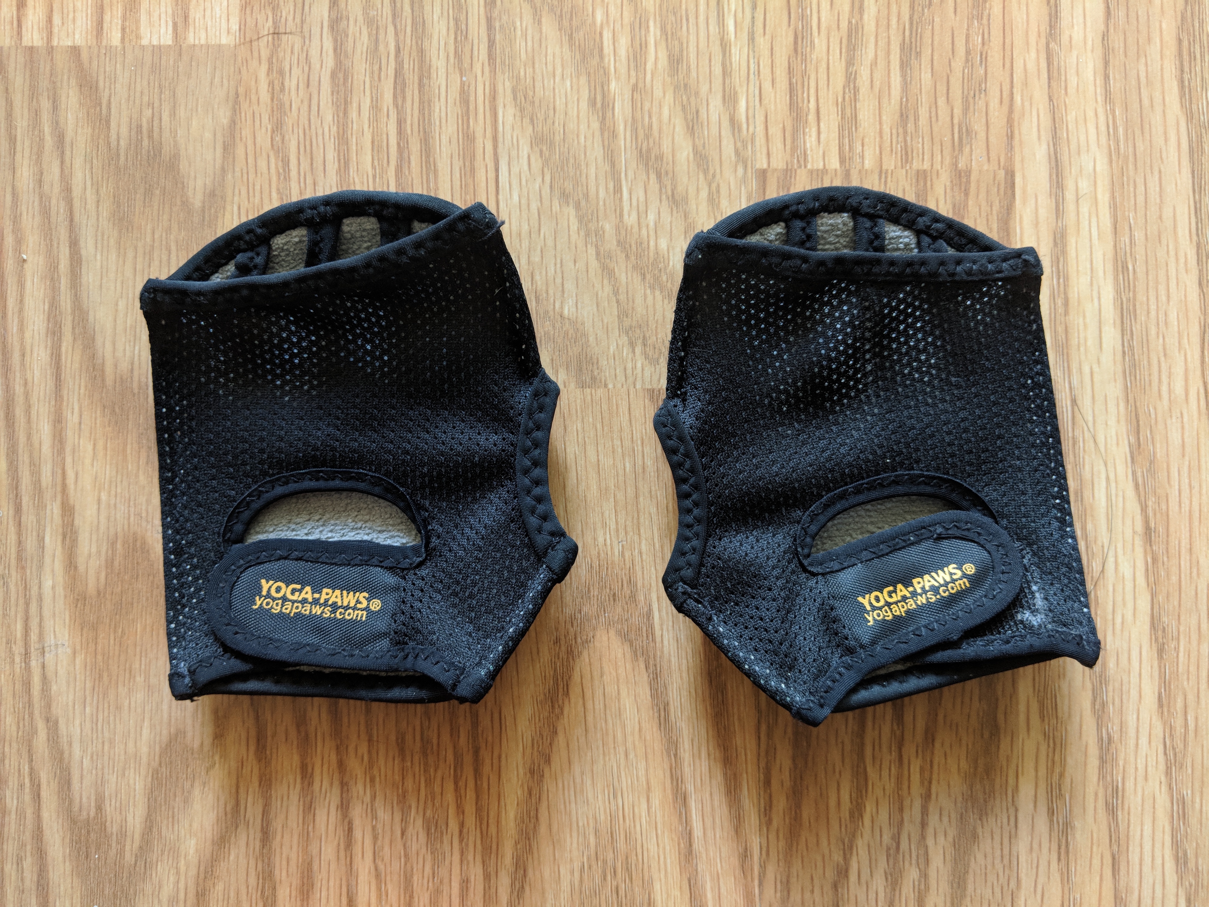 Yoga Paws Review - Wearable Hand Pads (top)
