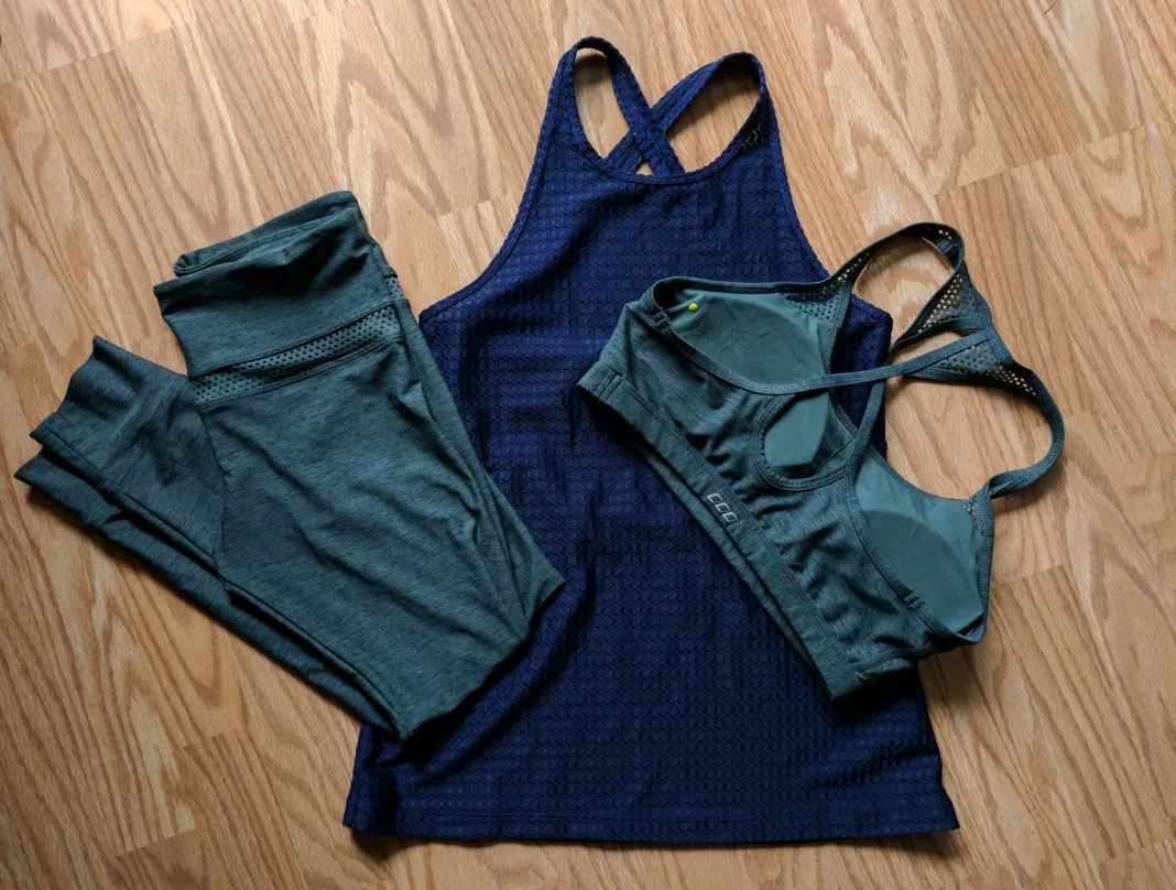 Lorna Jane Flexion Core Ankle Biter Legging bra and Menda Tank