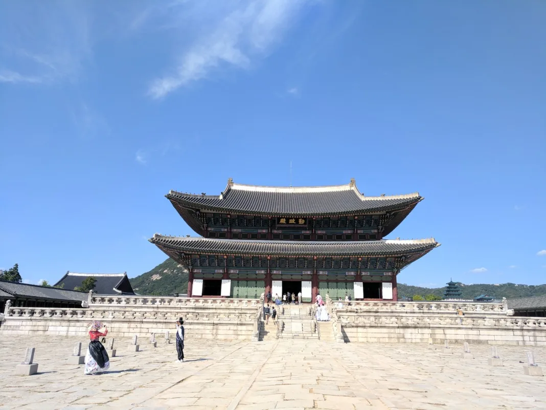 gyeongbokgung palace entry