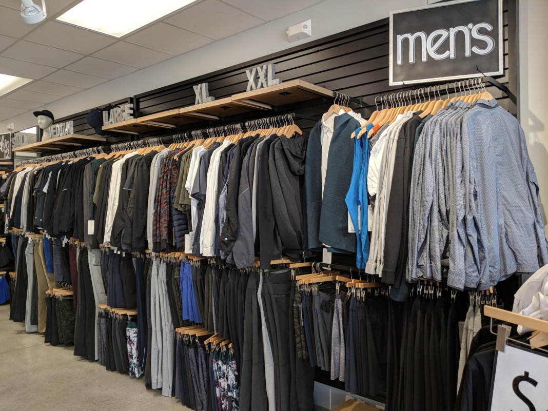 lululemon outlet men's apparel display