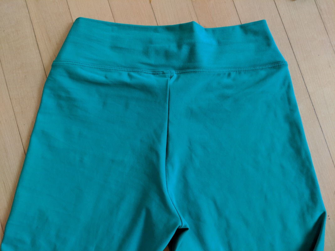 liquido review oasis green leggings waistband back