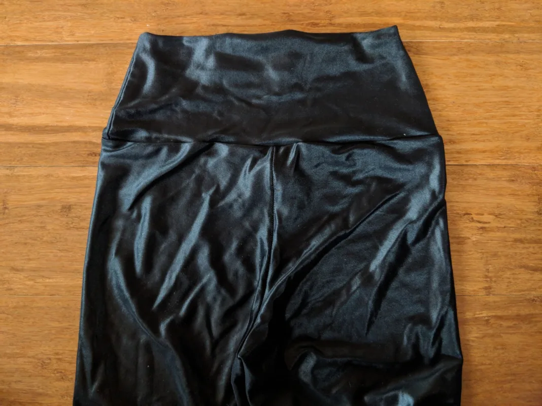 Forlegs review high waist shiny leggings waistband back