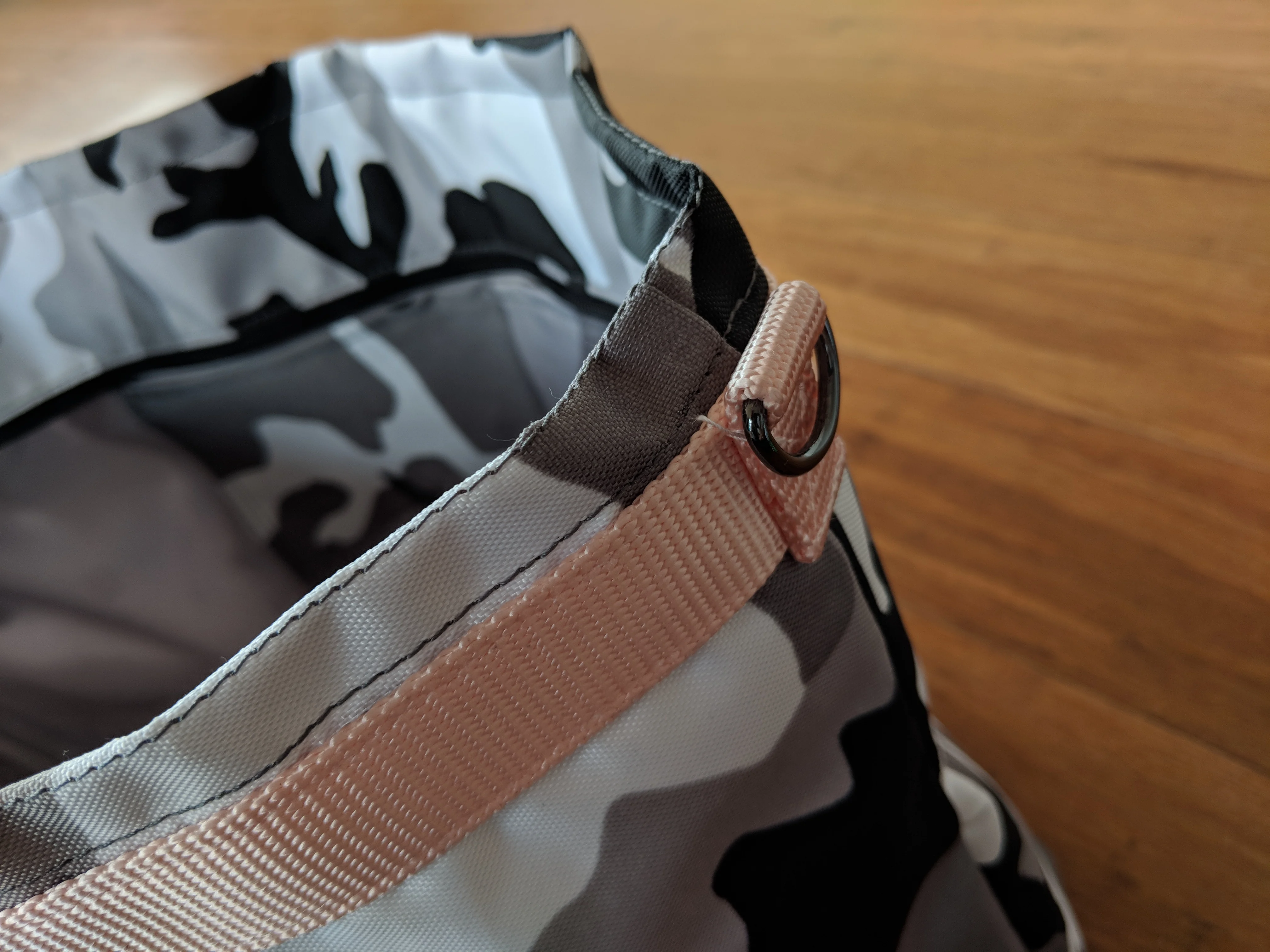Andi Bag Review: Winter Camo and Quartz Pink hook detail