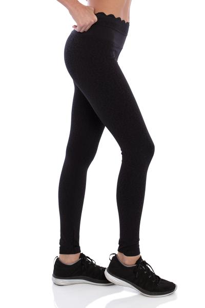 track bliss into the moonlight scallop legging side