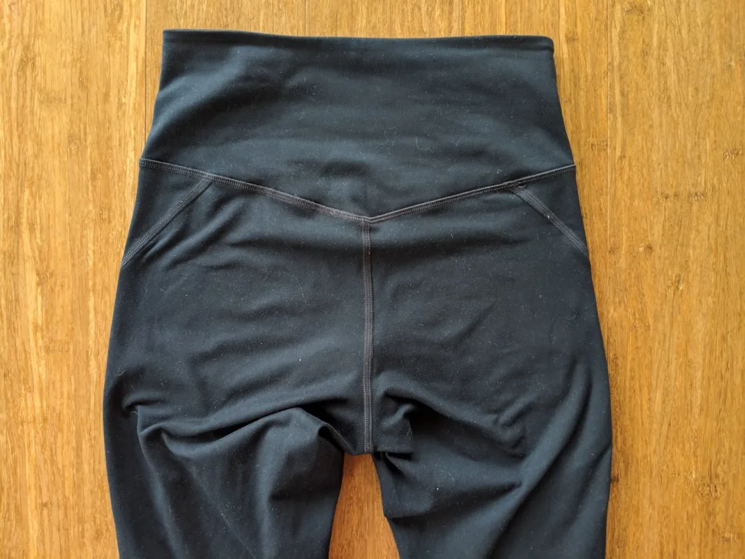 Girlfriend Collective Review: Compressive Leggings - Schimiggy Reviews