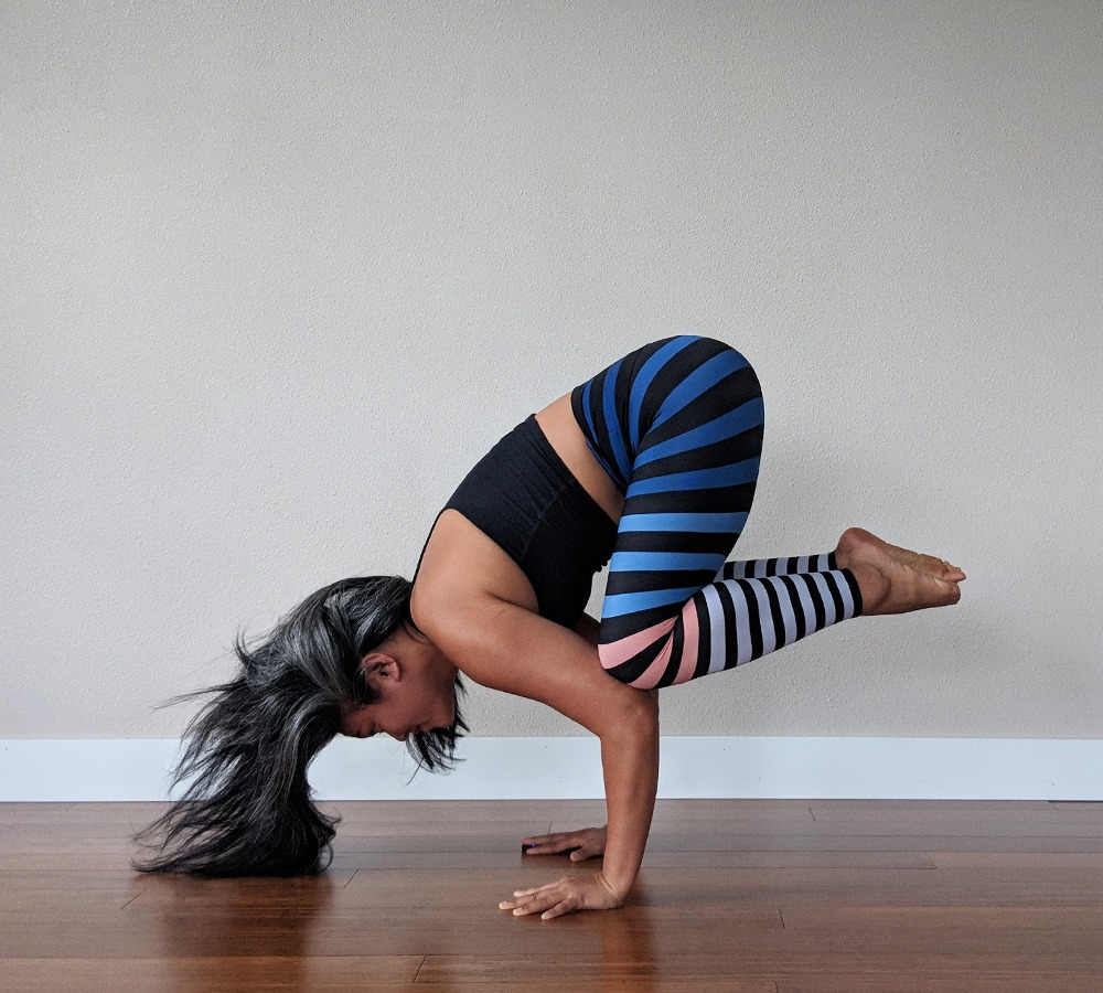 Schimiggy Reviews | Yoga Pose Library | Crow Pose or Bakasana