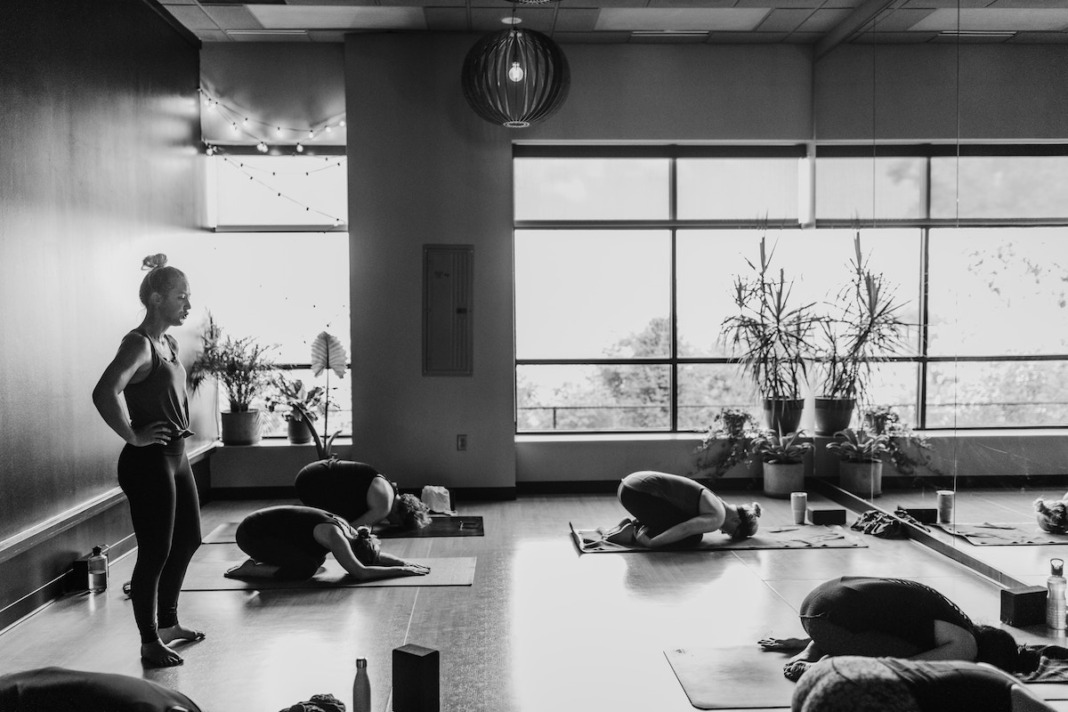 yoga instructor students studio class vinyasa schimiggy reviews