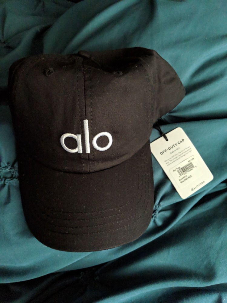 alo yoga off duty baseball cap hat black white embroidered