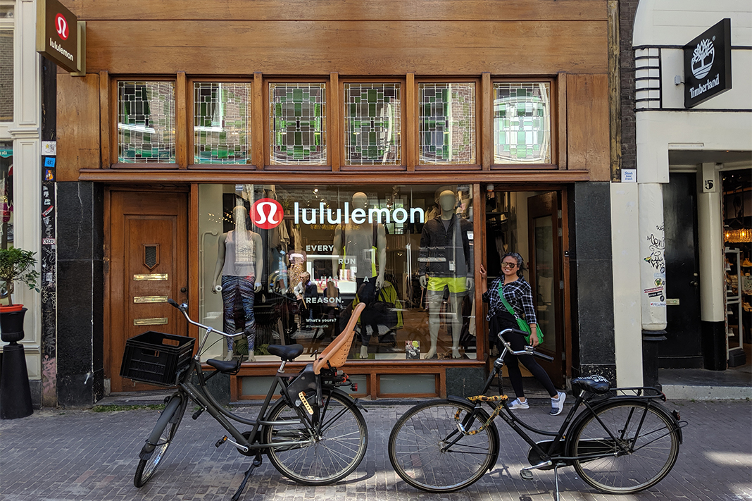 lululemon Fitting Room Try On in Amsterdam, Netherlands