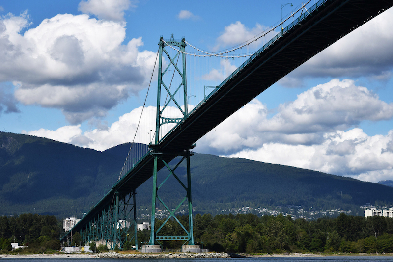 lions-gate-bridge-stanley-park