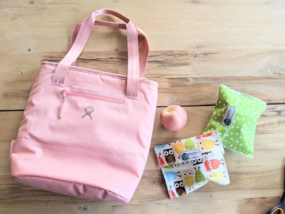 hydro flask insulated lunch tote 8L in grapefruit pink