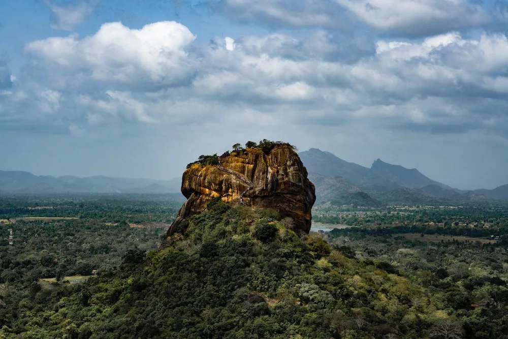 sri lanka sigiriya rock cheap travel destination