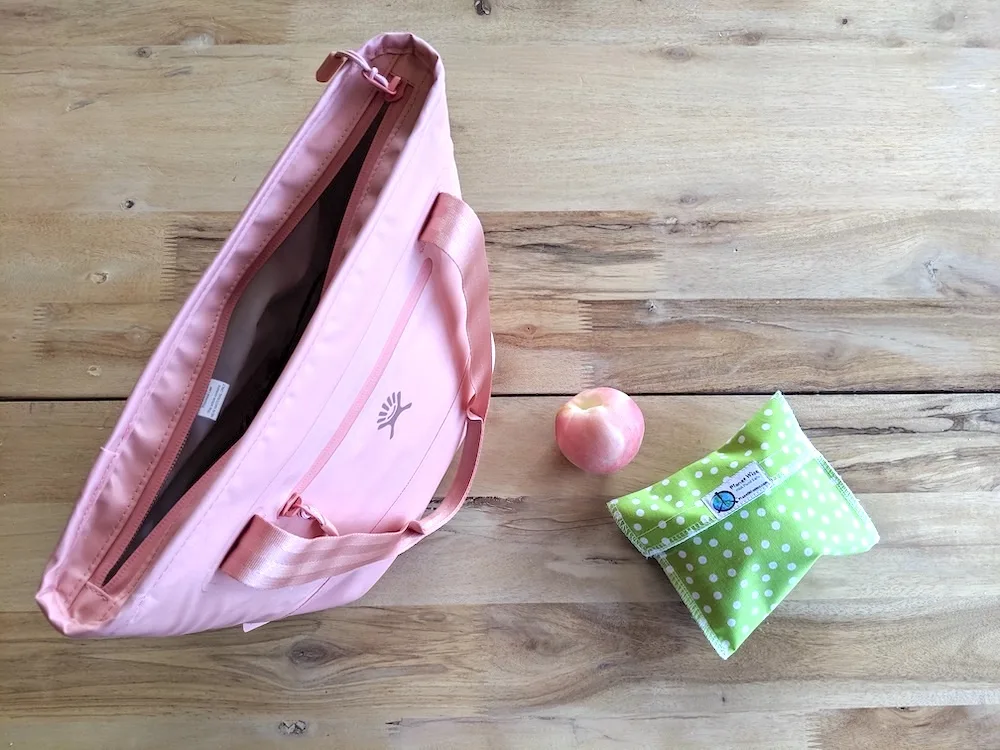 top of hydro flask insulated lunch tote 8L grapefruit pink