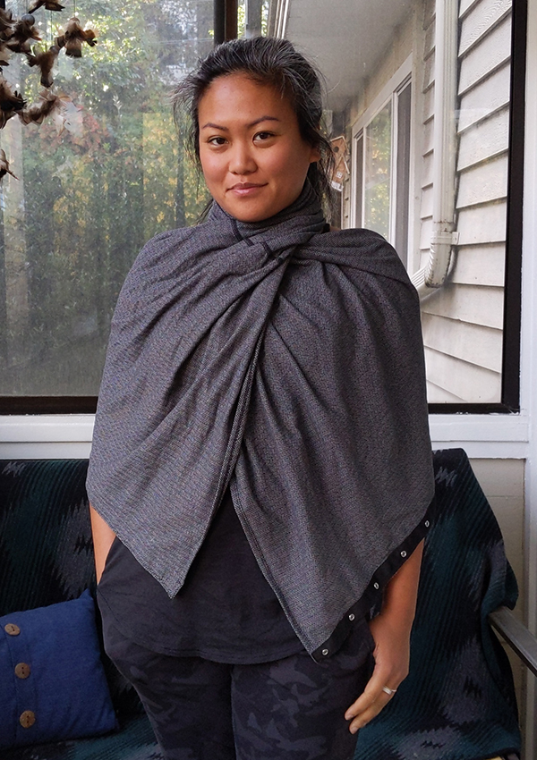How to Wear a lululemon Vinyasa Scarf Twist Front Shoulder Cape