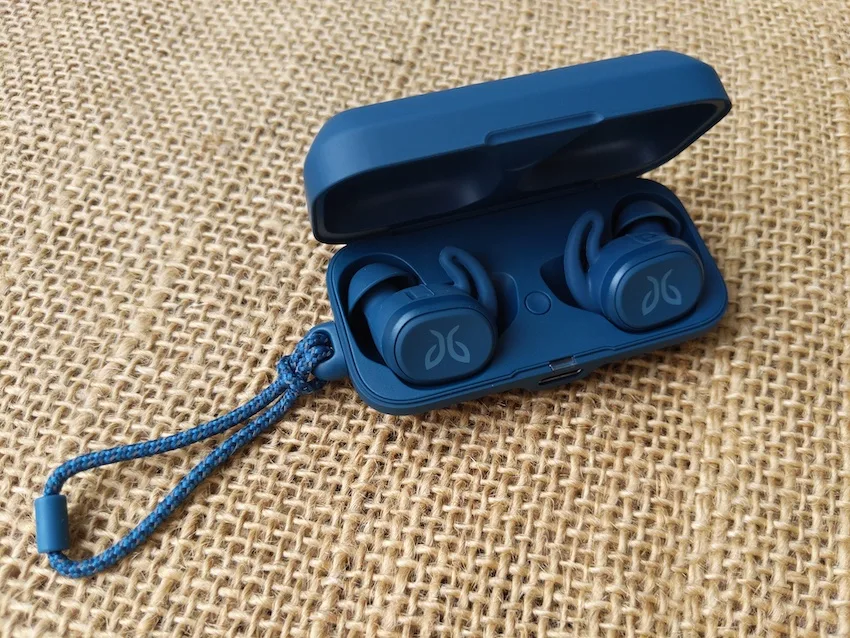 jaybird-vista-true-wireless-bluetooth-earphones-carrying-case-storage