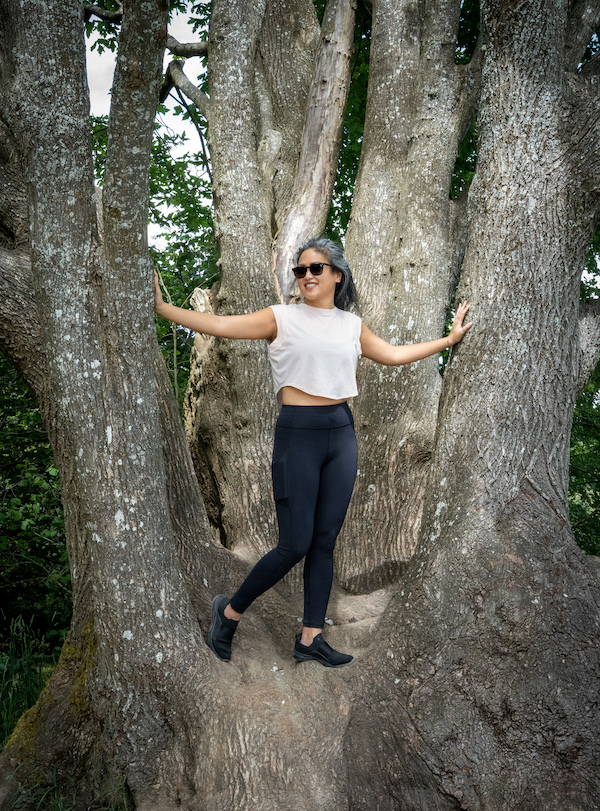 lululemon invigorate tights review standing in tree