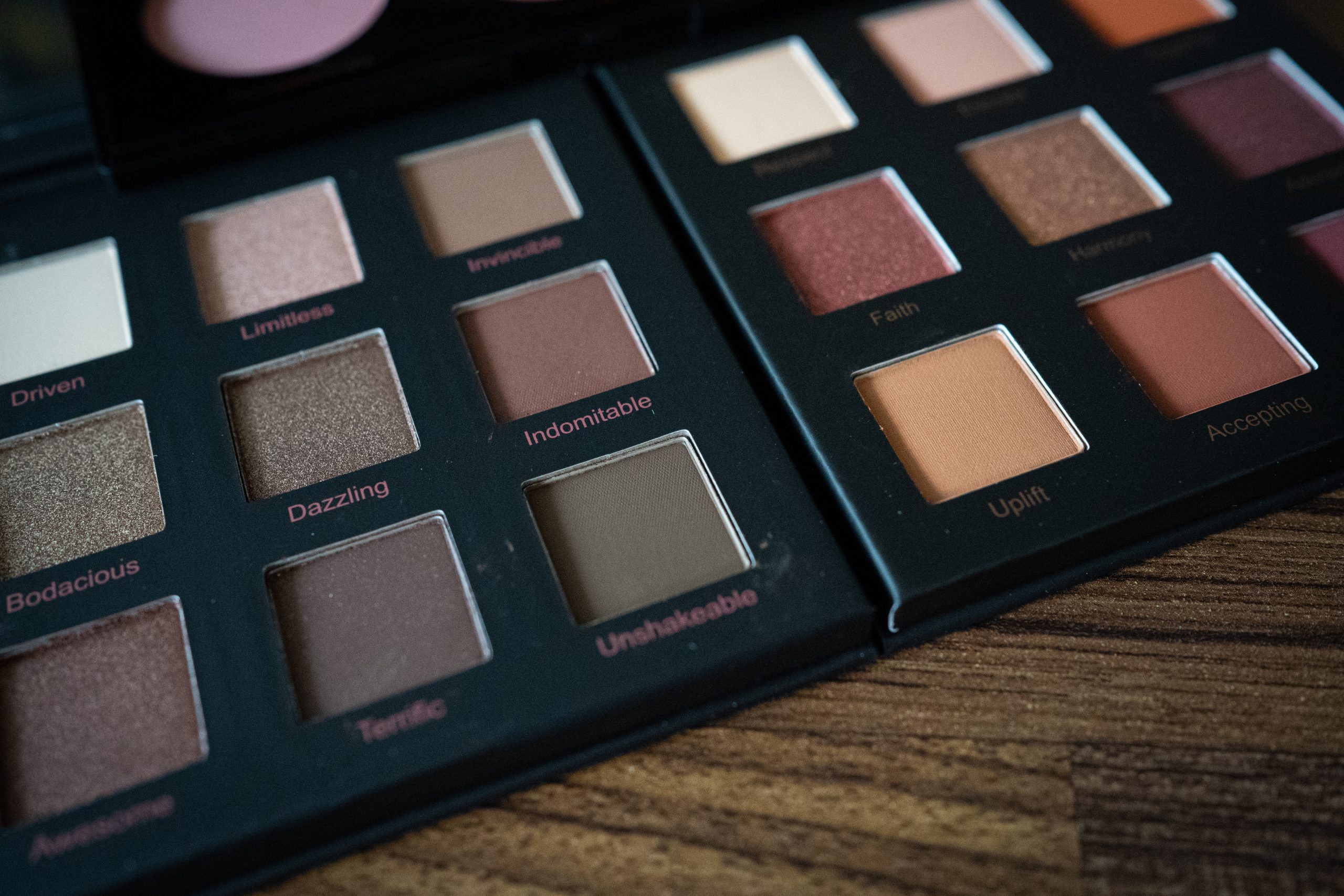 realher makeup review eye shadow palette