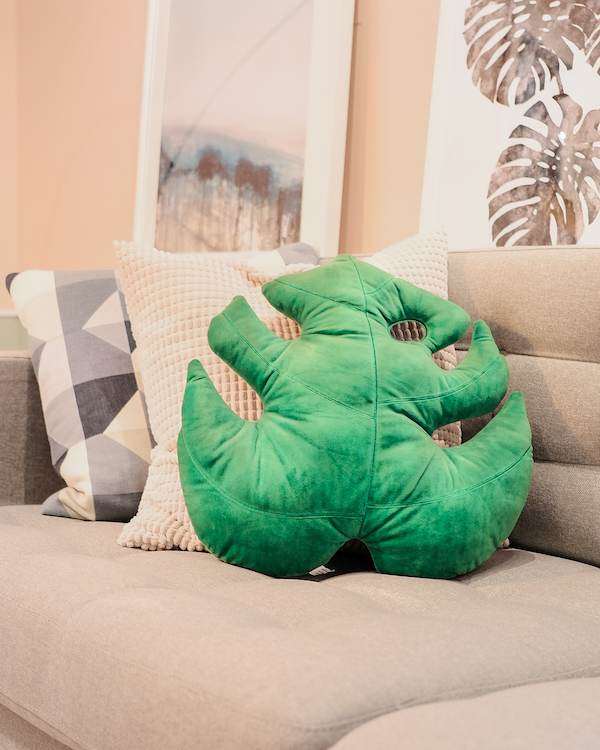monstera deliciosa green leaf pillow