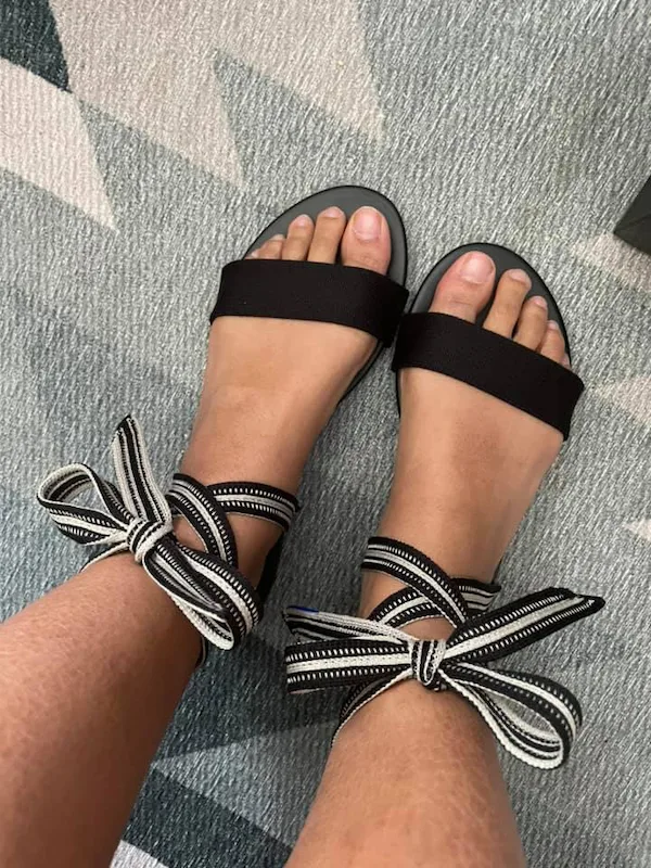 rothys bow sandals black cosmo schimiggy