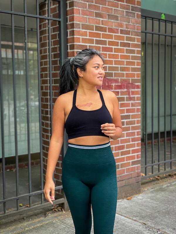 LNDR Review Seamless Chisel Leggings look to side