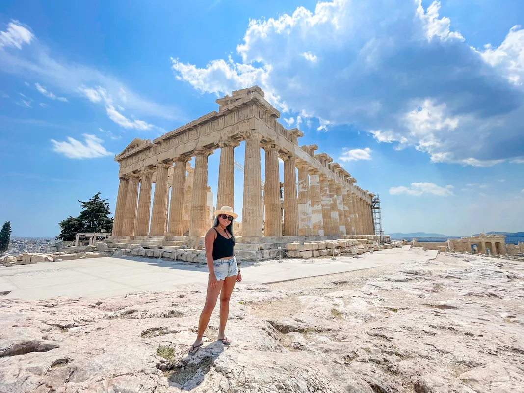 casual outfit for hiking the acropolis in athens greece