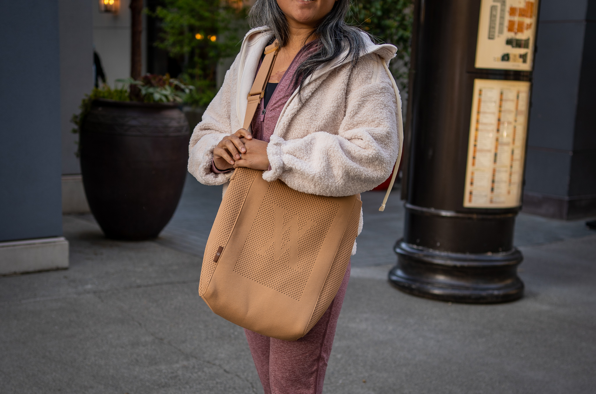 VIVAIA Harper Messenger Bag Review