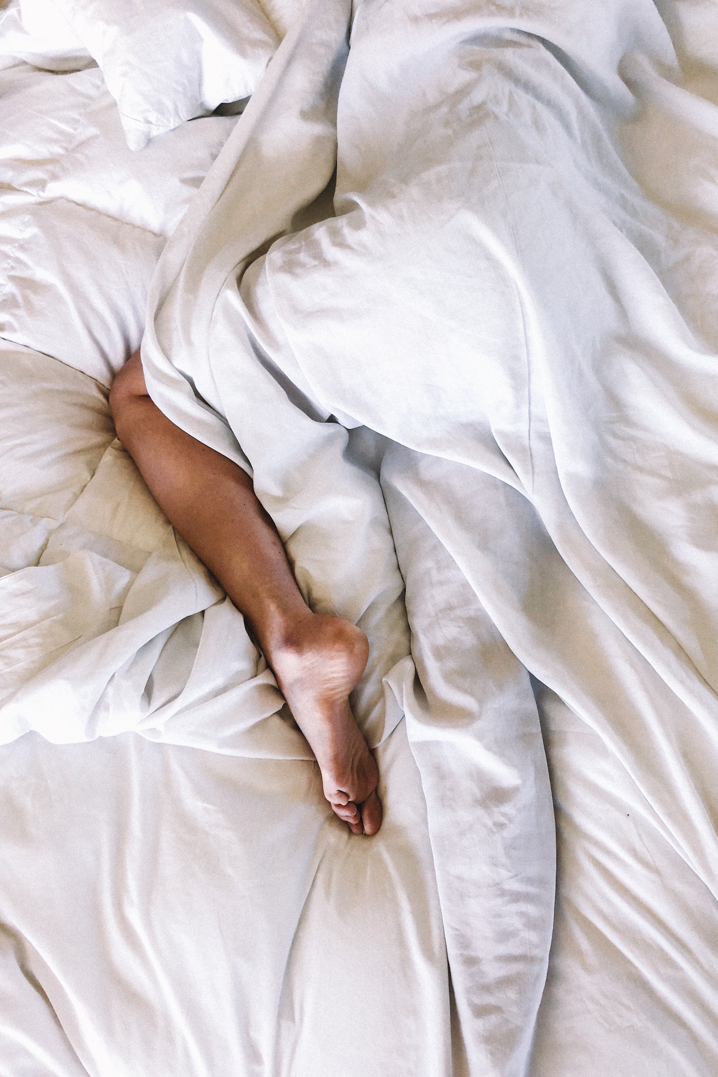 how to sleep with a partner who sweats too much