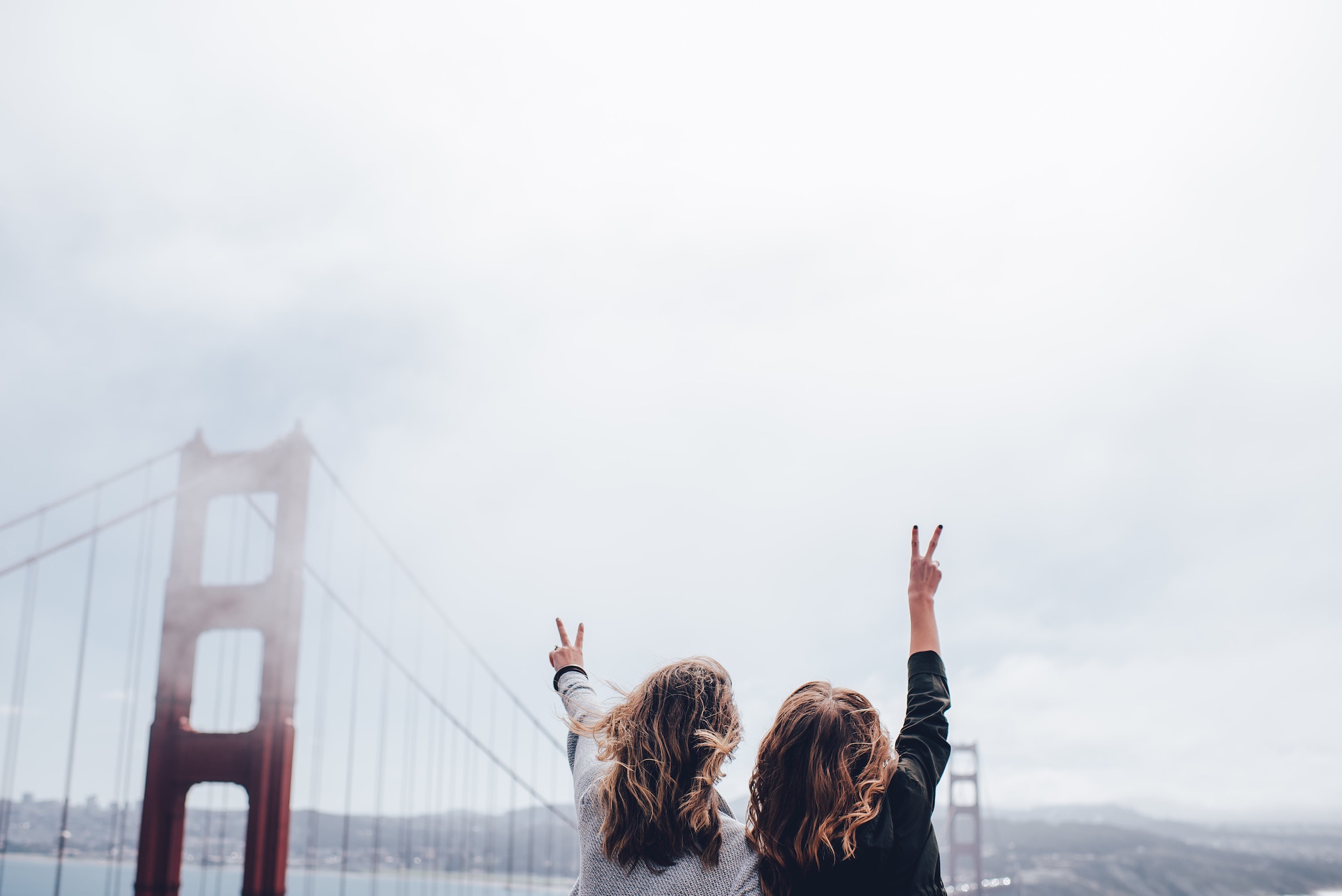 friends traveling to san francisco california golden gate bridge